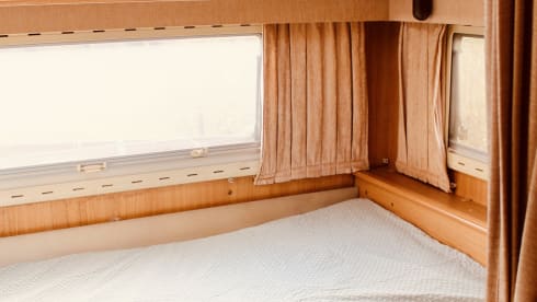 Large 6 person camper for rent. LMC Liberty