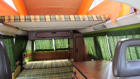Westfalia – Wonderful Classic Camper Rent! Oldtimer VW minibus hire - T2 Westfalia