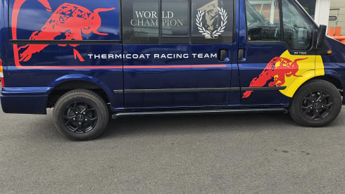 Max verstappen bus – 2p Ford campervan uit 2006