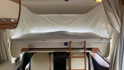 Luxury Hymer integral 4 pers. camper