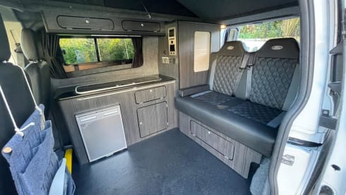 Charlie Van Dan – 4 berth Ford campervan from 2018