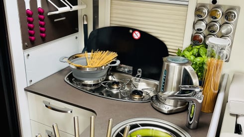4. LeySi – Luxury mobile home Bürstner Lyseo TD744 Harmony