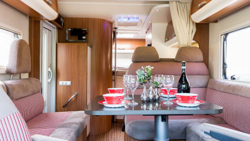 Luxurious spacious 5 person Adria Matrix 680 SP