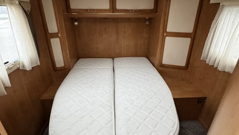 Gezinscamper – 4p Rapido semi-integrated from 2009