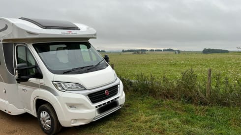 Minnie – 6 berth Roller Team semi-integrated from 2021