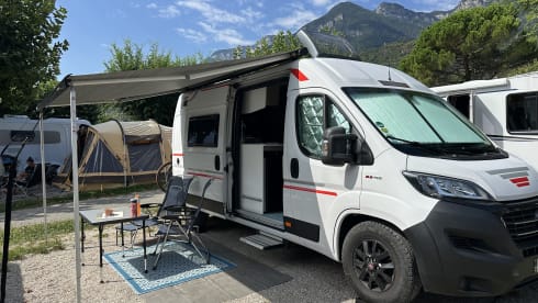 Dreamer – 2p Challenger bus from 2021