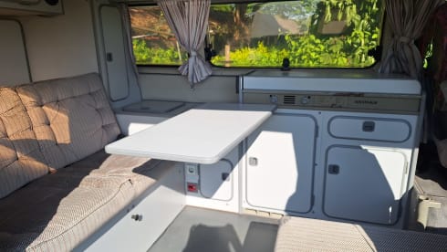 Humpie – 4p Volkswagen campervan from 1987