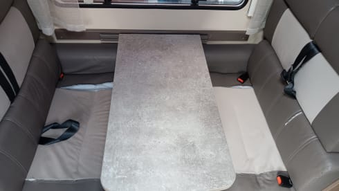 We start with a beautiful Camper Chausson with sloping ceilings for 6 people!