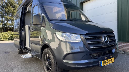 4-seater Mercedes-Benz bus from 2012