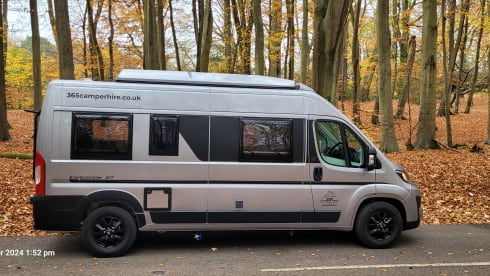 The 67 – 4 berth (pop top) Autotrail Expedition 67 from 2024
