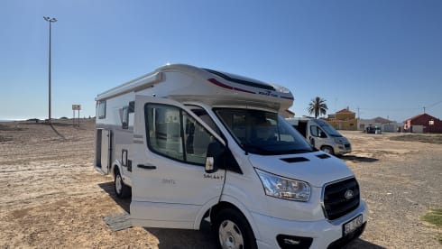 Kronos 284TL – Autocaravana en Alicante/ Torrevieja desde 100€/noche — ¡Vuela y conduce!