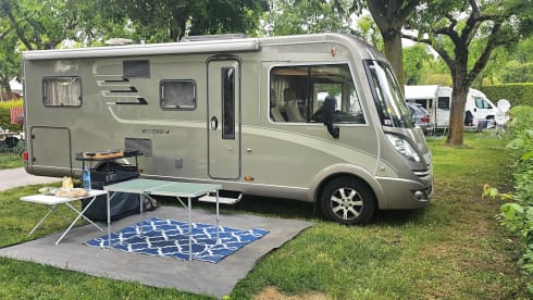 Ellen Mae  – Luxurious and spacious high end 4 berth Hymer A Class Motorhome