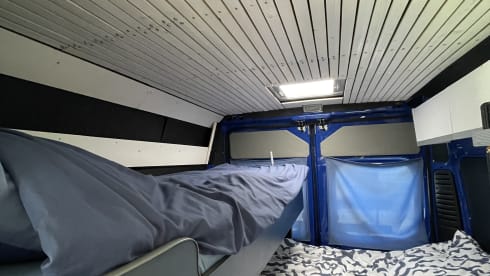 Blue Rambler – Peugeot Boxer bus camper from 2015