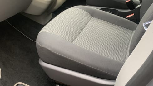 Reggie Grey – 4 berth T6.1 Volkswagen Campervan 2021