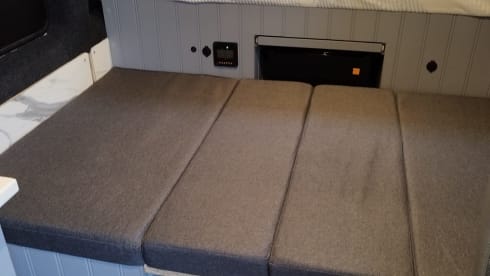 Boujee Bella – 4 berth Ford campervan 