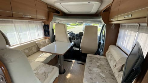 Leo – 4p LMC semi-integrated uit 2009