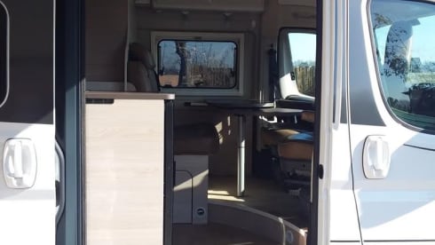 4p Bürstner bus (2023) with lifting roof