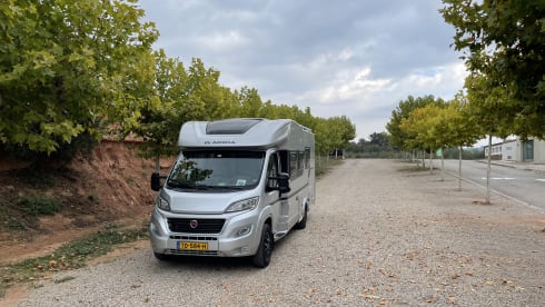 Pretty Easy Going – Luxury Adria Coral Supreme 670 SLT Fiat 6 2.3 150 hp, automatic