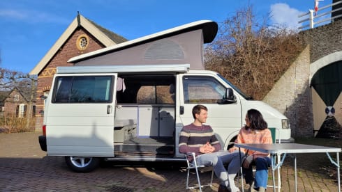 Coconut – 4p Volkswagen Westfalia California from 1991