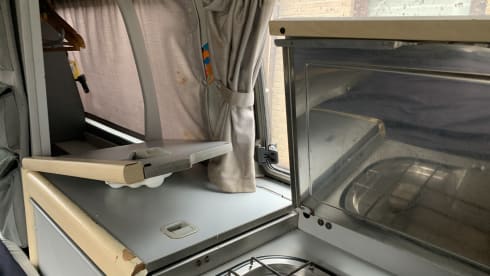 4p Volkswagen T4 camper