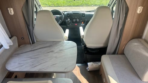 Familie camper – 4p Fiat semi-integrated uit 2019