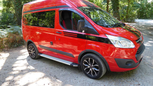 Tom – Ford Transit Custom High Top. Isle of Wight