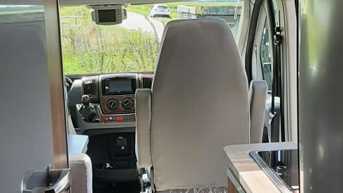Travelcar – Beautiful cool modern 2 person camper bus