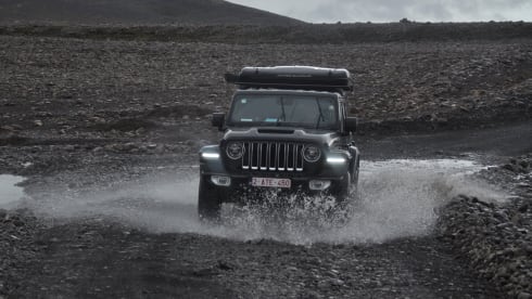 Jeep Gladiator with luxury 2p rooftop from 2021