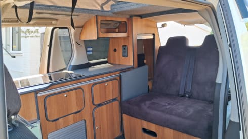 Herbert – Herbert | Cosy Family Campervan | Automatic