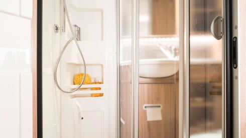 Enjoy Hymer Camper (2018) – 2p Hymer semi-integrated from 2018