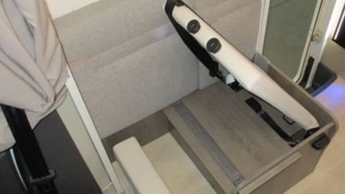 Vacanza 5 Stelle  – Camper Chausson Titanium 708