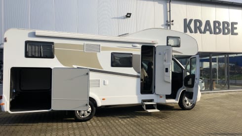 Elvis – Dethleffs camper with lots of space