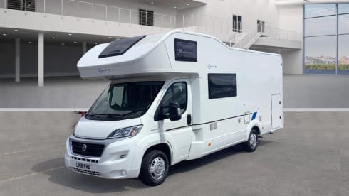 Annie – 6 berth Fiat Adria Sun Living