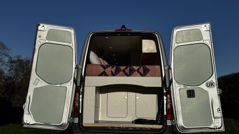 Claudia Sprintervan – 2 Berth Off Grid Sprinter Campervan