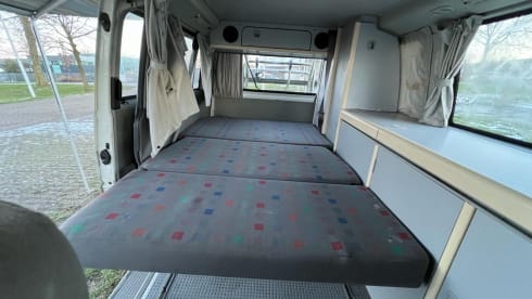 Witje op Wielen – 4p Volkswagen campervan from 1999