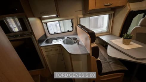 Luxury 4/5 person Ford Camper CHALLENGER with Queen bed.