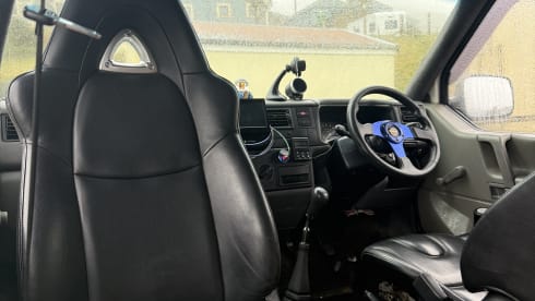 Rick – Camper Volkswagen a 2 posti letto del 1998 (assicurazione inclusa) 