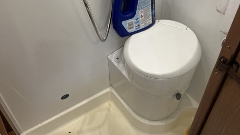 Betty – 4 berth Autotrail campervan from 2018