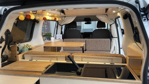 VW ID.Buzz (blue/white) eVentje