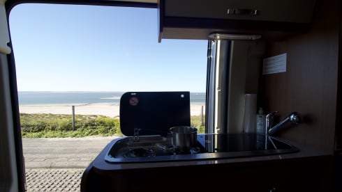 Skippy – Beautiful, sturdy luxury full bus camper.