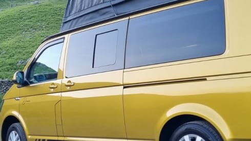 Dixie – Luxury 4 berth Volkswagen T6 Automatic Campervan from 2020