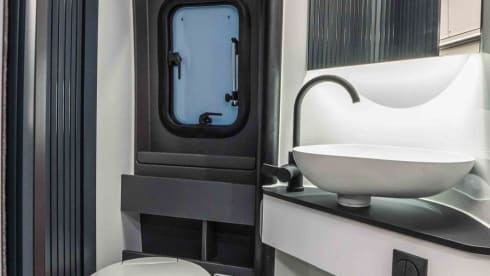 4p Adria Mobil bus uit 2023