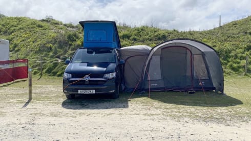 VW Camper with pop-top & triple rear seat