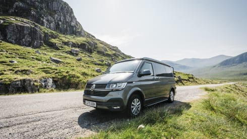 Harley – When Dog Friendly Means Dog Friendly - Luxury VW T6.1 Campervan