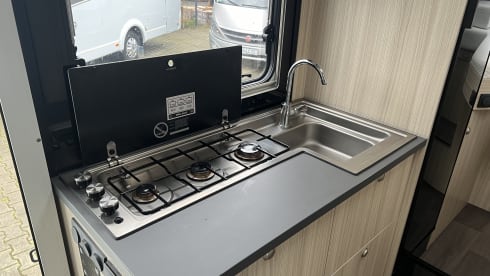 Jimmy – Super camper with lifting bed and length beds