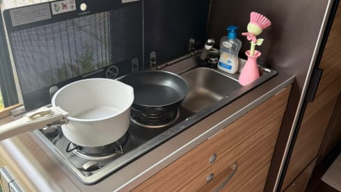 Georgy Boy – George ; camping-car Hymer Easy Bus 4 places ! 