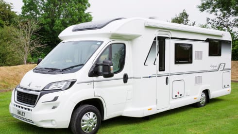 6 berth Bailey semi-integrated from 2017