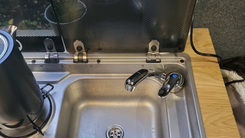 Cool, cozy 3p Renault Master campervan from 2017