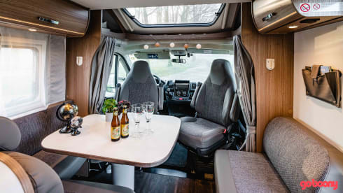 Luxury semi-integrated mobile home from 2020