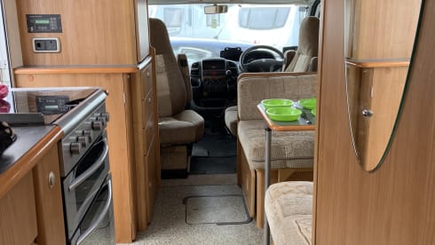 The Family Fun-Mobile – Camper completamente fuori rete / Famiglia 6 posti letto [3 zone notte separate,